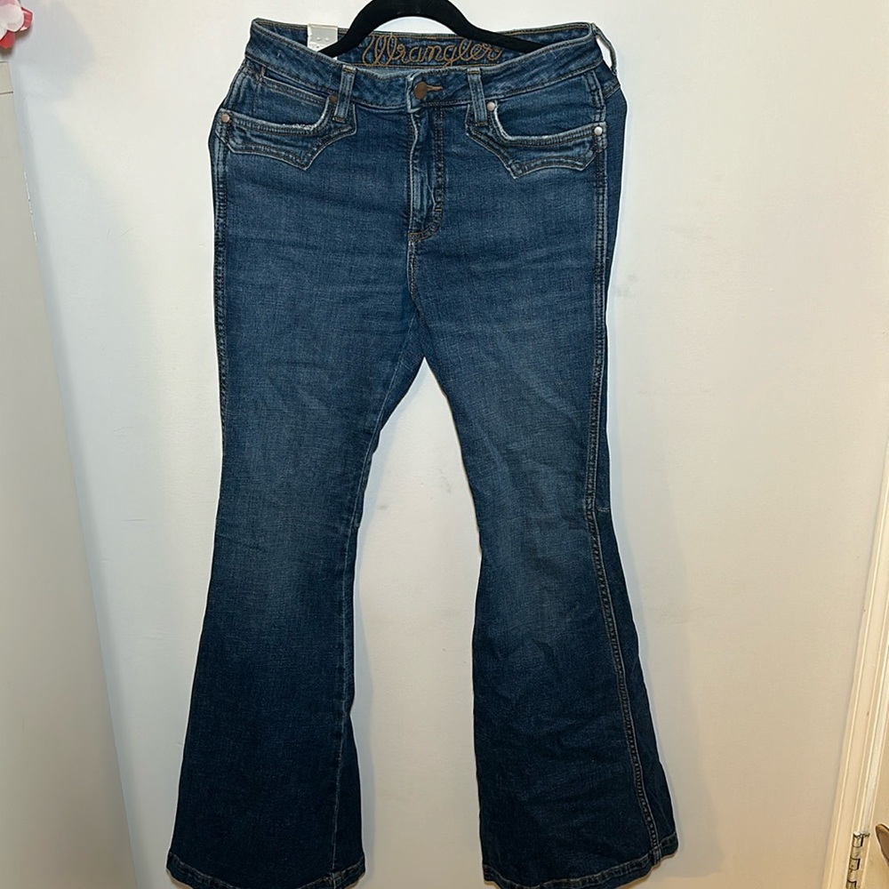Retro Flare Wrangler Jeans (WITH TAG!)